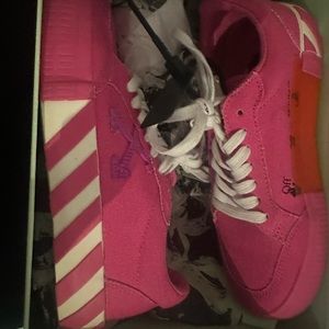 They are off white shoes that I ordered